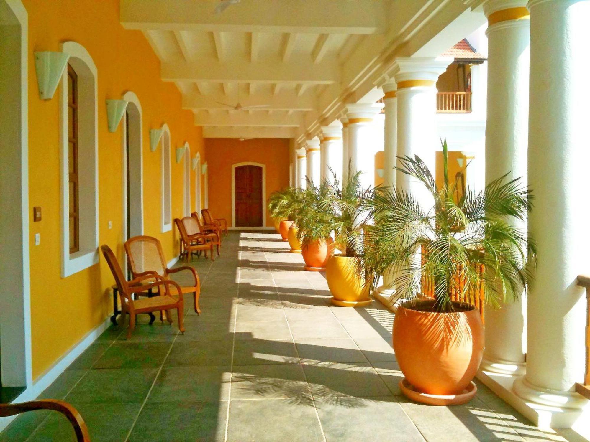Palais De Mahe - A Cgh Earth Experience Pondicherry Exterior foto